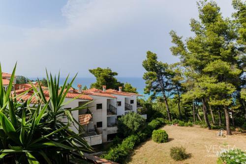 Jasmine 3-bdrm Maisonette, Sea & Pine Tree Views