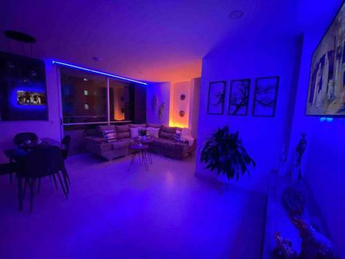Gorgeous 3 Bedroom Apartment Condo With Balcony