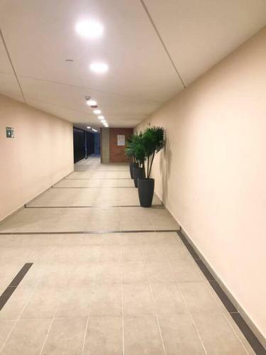 Gorgeous 3 Bedroom Apartment Condo With Balcony