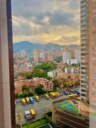 Gorgeous 3 Bedroom Apartment Condo With Balcony
