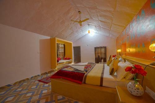 Chotu Maharaj Desert Camp