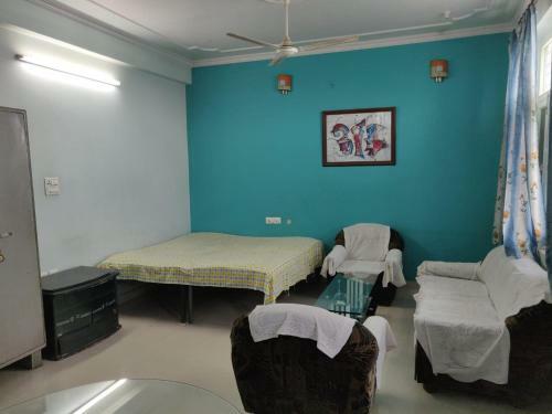 Mayura House