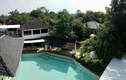 Camp David Villa & Resort