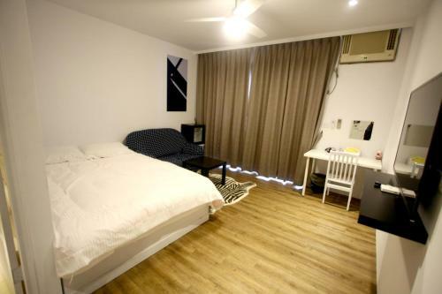 Fengyuan Green Self B&B