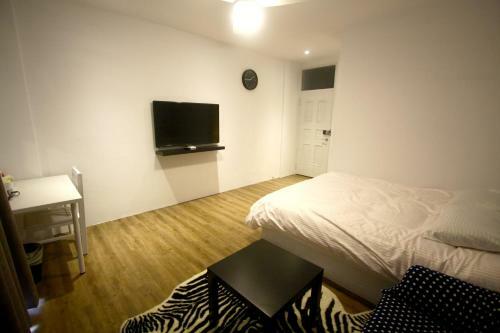 Fengyuan Green Self B&B
