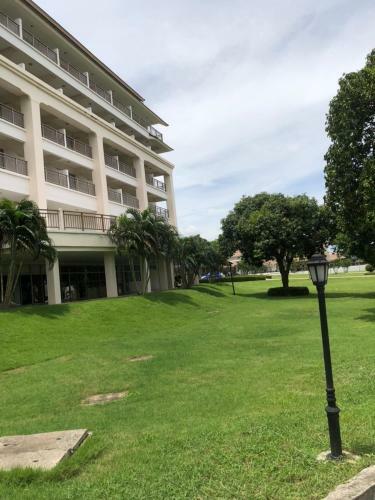 Laem Taen Bangsaen Hotel & Resort