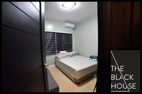 Villa The Black House