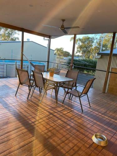 Beautiful Outback 2 Bedroom Home