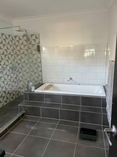 Beautiful Outback 2 Bedroom Home
