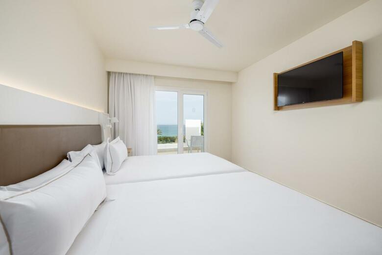 Hotel Playamoj�car