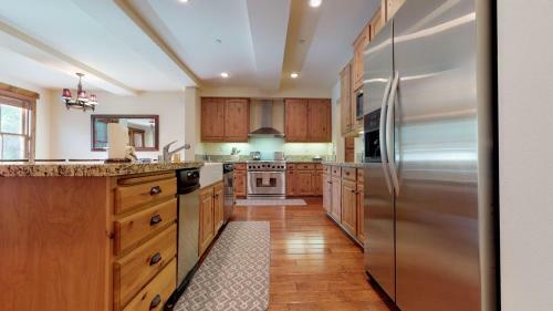 Pet Friendly Luxury Condo With Pond And Mountain Views!