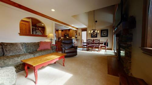 Nice Condo In A Resort Like Complex With Mtn Views, Pool And Tennis!