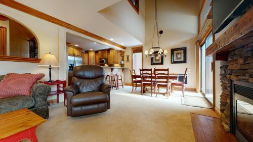 Nice Condo In A Resort Like Complex With Mtn Views, Pool And Tennis!