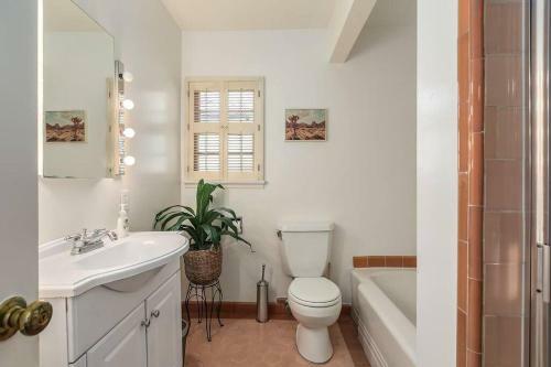 Unique&cozy Country-style 2bd Home In Studio City