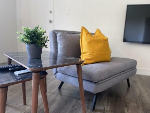 Apartamento Spacious Hollywood 2 X 2 + Parking!