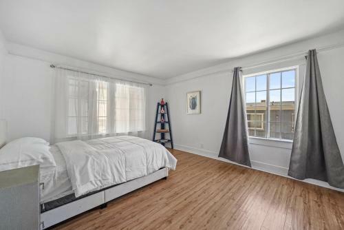 Spacious 5 Bedroom House Sleeps 13 Free Parking