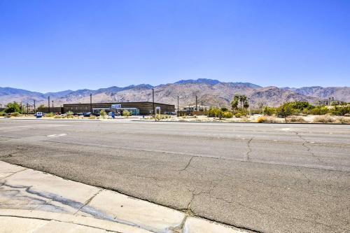 Apartamento Lovely Palm Springs Condo With Pool Access!