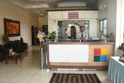 Hotel Vrindavan Deluxe Kolhapur
