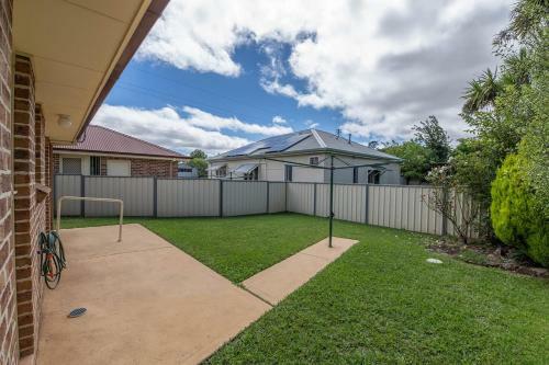 Convenient Villa On Mclachlan Walk To The Cbd Fresh & Comfy