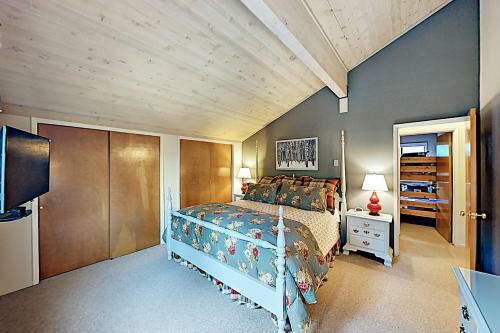 Falcon Point Pines