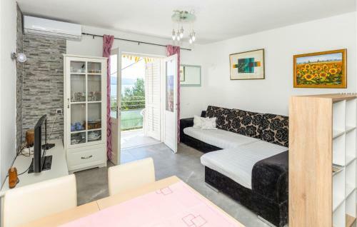 Nice Home In Komarna With Wifi And 2 Bedrooms