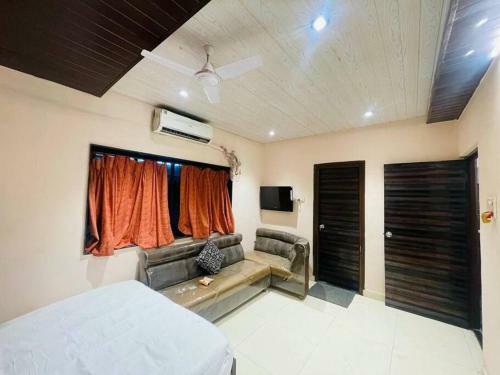 Yashveera Villa 4 Bhk With Pool