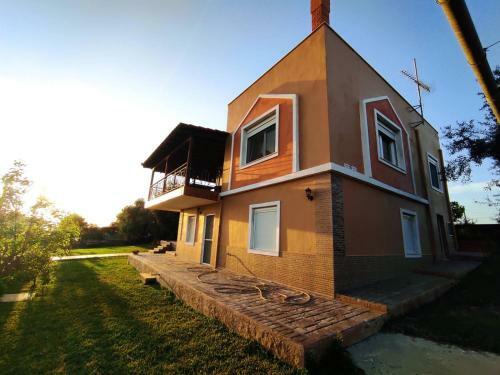 Alex House
