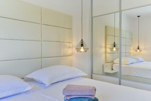 Apartamento Villa Div With Pool