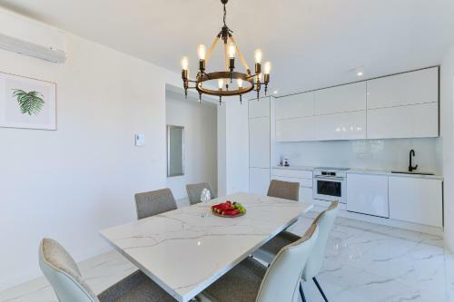 Apartamento Villa Div With Pool