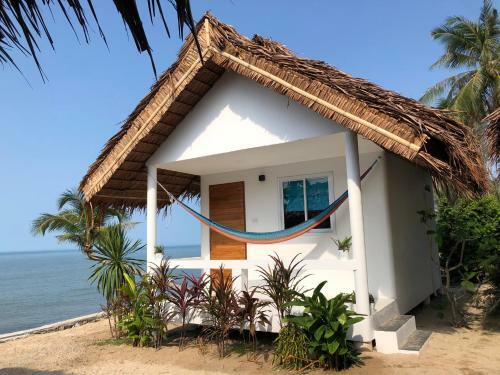 Hotel Sand Terrace Beach Bungalows