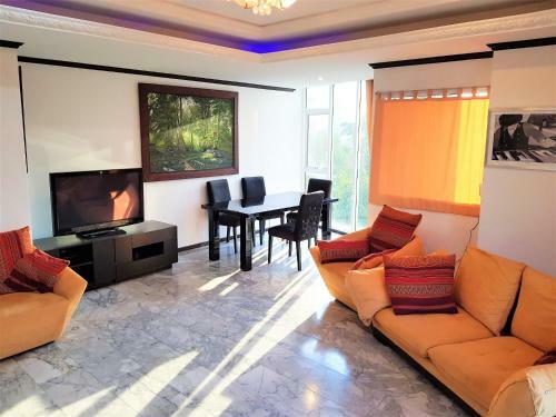Apartamento Pratumnak 1 Bed Condo With Sea View