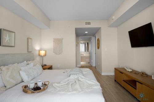 Pool Resor Modern Apartment 2 Br 2 Br Pool