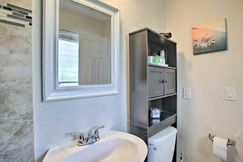 Apartamento Tropical Apt With Patio, Mins To The Beaches!