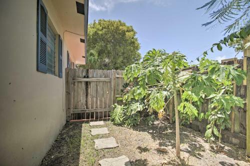 Apartamento Tropical Apt With Patio, Mins To The Beaches!