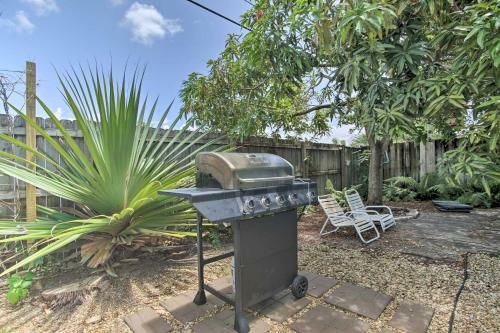 Apartamento Tropical Apt With Patio, Mins To The Beaches!