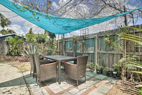 Apartamento Tropical Apt With Patio, Mins To The Beaches!