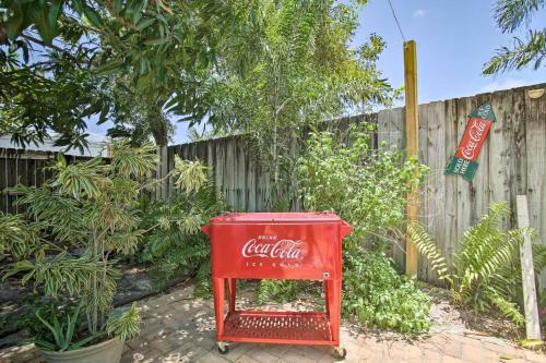 Apartamento Tropical Apt With Patio, Mins To The Beaches!