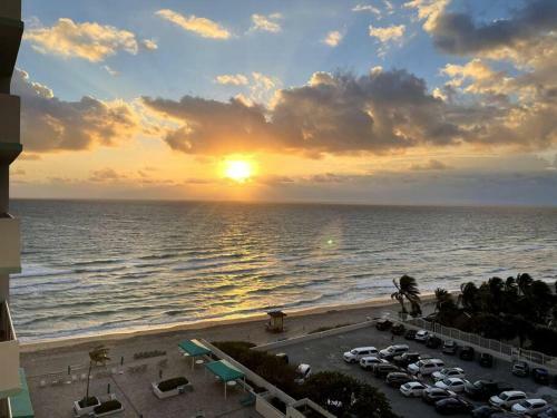 Magnificent 2 Bedroom /2 Bath Beachfront With Beach View Condo Apartment
