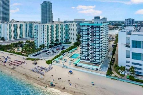 Magnificent 2 Bedroom /2 Bath Beachfront With Beach View Condo Apartment