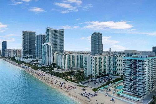 Magnificent 2 Bedroom /2 Bath Beachfront With Beach View Condo Apartment