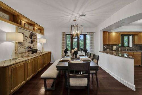 Professionally Decorated Luxury 3br & Private Pool