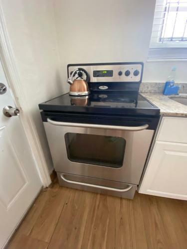 Charming Big Modern Apt 1/1 Garden Style Building 7020 #1