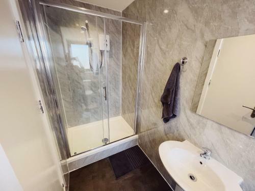 Loft Apartment Sleeps 4 Pool Table Free Parking - Close To Centre