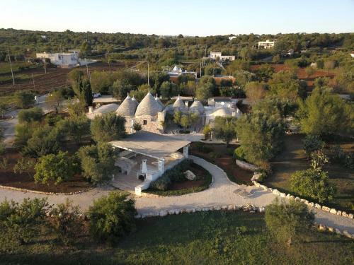 Villa Trullidamare A Ceglie Messapica, Con Piscina