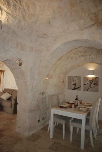 Villa Trullidamare A Ceglie Messapica, Con Piscina