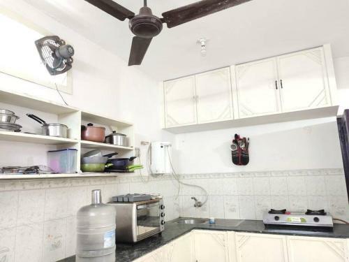 Apartamento Lovely Flat With AC Bedroom And Attached Bathroom