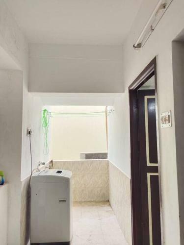 Apartamento Lovely Flat With AC Bedroom And Attached Bathroom