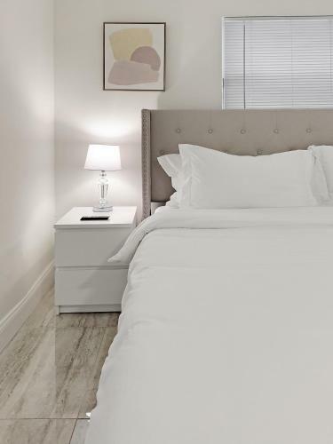 14 Guests Vacation Home With Guest Apartment