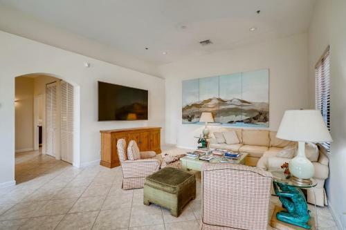 Residence At Rosemary Square