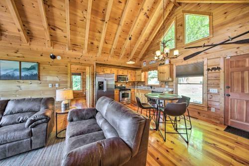 Secluded Blue Ridge Cabin With Hiking On-site!